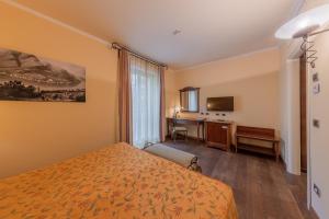 Double or Twin Room with Street View room in La Darsena