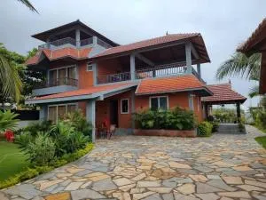 Bricks N Breeze - Beach House - Cheyūr