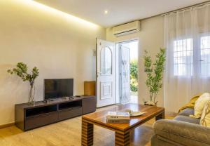 Villa Pink Villacosta - Winter by the sea