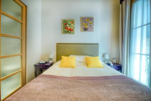 Hotels Hotel d'Aragon - Place de la Comedie : photos des chambres