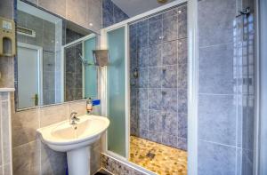 Hotels Hotel d'Aragon - Place de la Comedie : Chambre Standard Lit Queen-Size