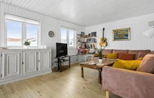 Amazing Home In Føllenslev With Kitchen