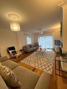 BROOK HOUSE 4a
