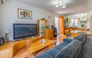 5 Bedroom Amazing Home In Medulin 