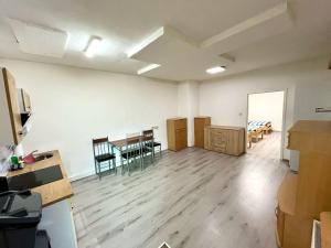 Häuschen für Monteure, Autobahn