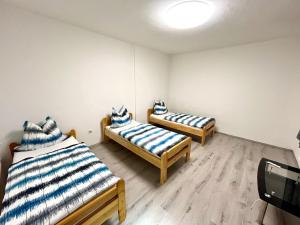 Häuschen für Monteure, Autobahn