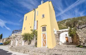 3 Bedroom Stunning Home In Mondragone