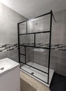 Golfe Juan grand 2 pièces proche plage et Cannes