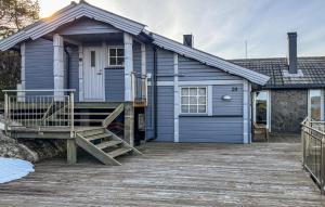 Awesome Home In Fevåg With Jacuzzi