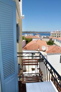 One-Bedroom Apartment with Sea View