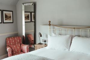 Deluxe Twin Room room in The Woolpack Hotel