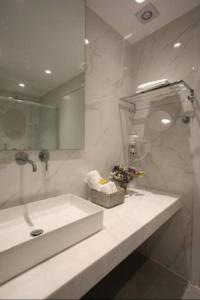 LeGeo-Luxurious Athenian Apartment