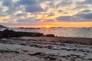 Villas CHARMANTE MAISON a TREBEURDEN : photos des chambres