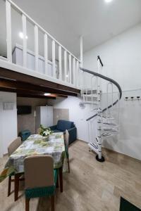 Green Center Valery Sweet House