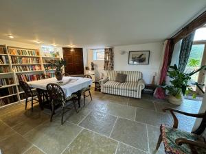 Unique 17c listed Barn in a Shropshire hamlet.