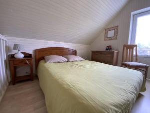 Villas 659 - Charmante maison en pierres, dans le centre d'Erquy, : photos des chambres