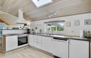 6 Bedroom Amazing Home In Idestrup