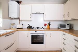 Cosy Cottage in Beautiful South Downs Walk 2 Pub