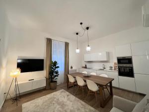 Spacious 3 bedroom apartment
