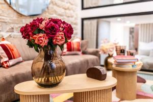 B Luxe Triplex, Cinema Near Place des Vosges AC