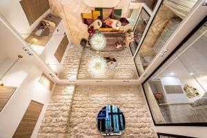 B Luxe Triplex, Cinema Near Place des Vosges AC