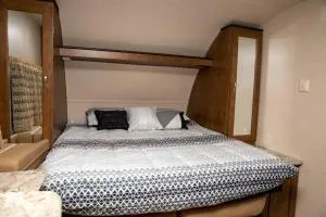 Quiet Cozy Camper - سيمينول