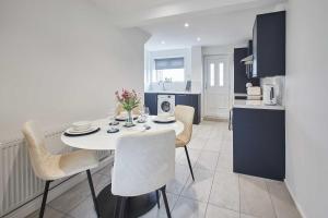 Host & Stay - Marsden Beach House