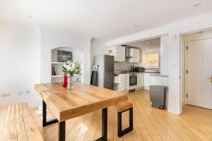 Historic Joseph Conrad House in Heart of London!