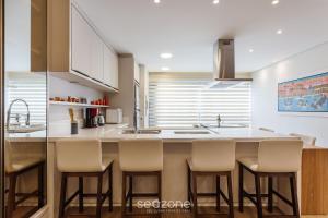 Apto c Piscina, 85m da praia em Jurerê - PTJ203