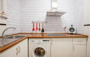 Awesome Apartment In Puerto De Mazarron