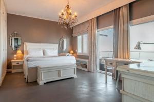 Seagull Coco-Mat Suite with Panoramic Sea View room in Golden Star City Resort