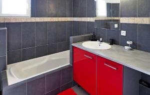 Maisons de vacances Zebre : Maison de Vacances 3 Chambres 