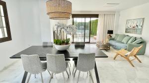 PRIVATE HOUSE with ZEN GARDEN and COMMUNITY POOL