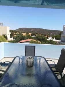 Mina’s Villa, 200m from the beach