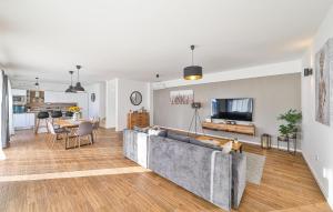 Beautiful Home In Sevid Na Moru