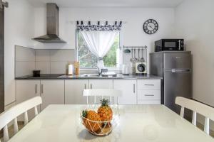 Santa Rita Greenhouse Villas