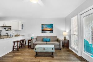 Grand Caribbean West 303