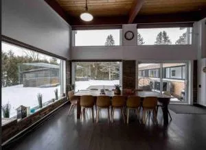 Upscale Spacious Chalet w Hot Tub Laurentians, QC! - 圣索弗尔-德斯蒙特