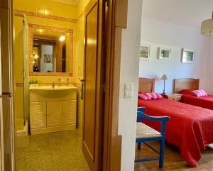 T2 com piscina e vista mar