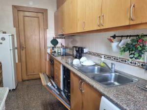 T2 com piscina e vista mar