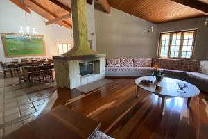 Fazenda com 3 espaços independentes - 10 suítes com PISCINA, 4 suítes com JACUZZI ou Chalé romântico com JACUZZI - Wi-Fi 400MB Lagos e Cavalos