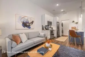 Landing Modern Apartment with Amazing Amenities (ID1804X63) - 莱克韦
