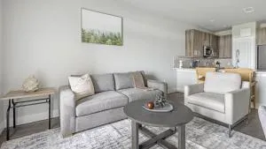 Landing Modern Apartment with Amazing Amenities ID1803X56 - Brookshire