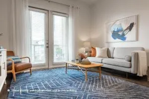 Landing Modern Apartment with Amazing Amenities (ID1804X64) - 莱克韦