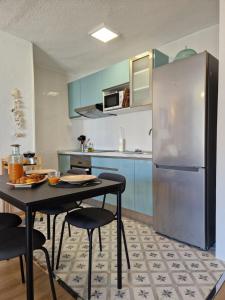 Azul - Estudio con vistas al mar, piscina y acceso directo a la playa by Redi