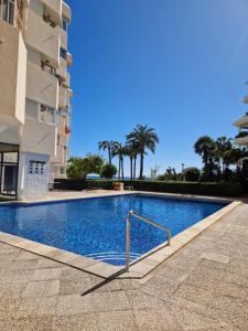 Azul - Estudio con vistas al mar, piscina y acceso directo a la playa by Redi