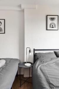 Sleek Shoreditch Hideout - 2 Bed Gem with Balcony in Central London