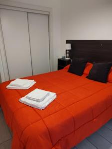 Excelente departamento para 2 personas con balcón a la calle