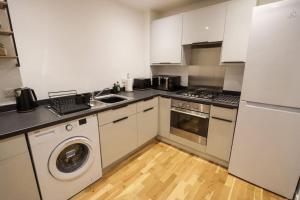 City Views by the Castle, Free Designated Parking.