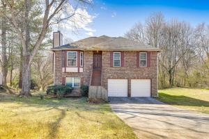 obrázek - Minimalist Alpharetta Home with Balcony Near Atlanta